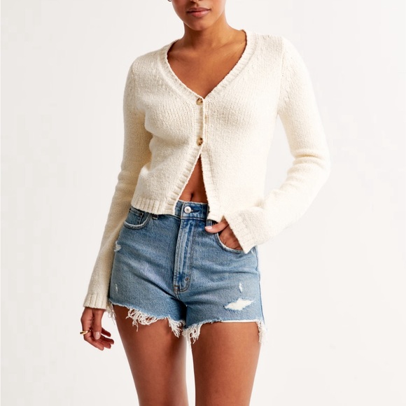 Abercrombie & Fitch Pants - Abercrombie & Fitch The Mom Short High Rise In Medium Destroy Size 36